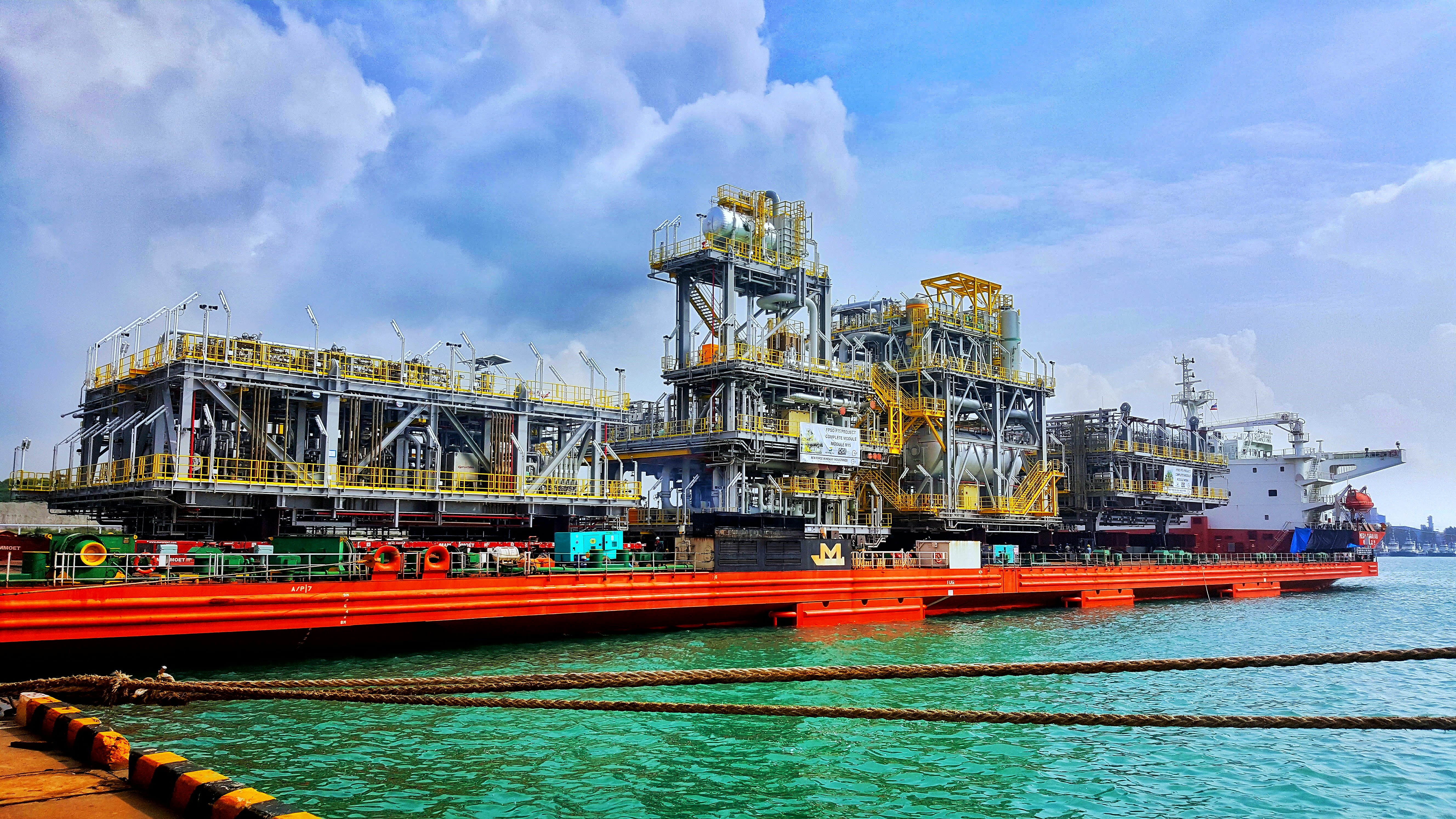 Linde New Pitch Gasification Plant (10 Voys)